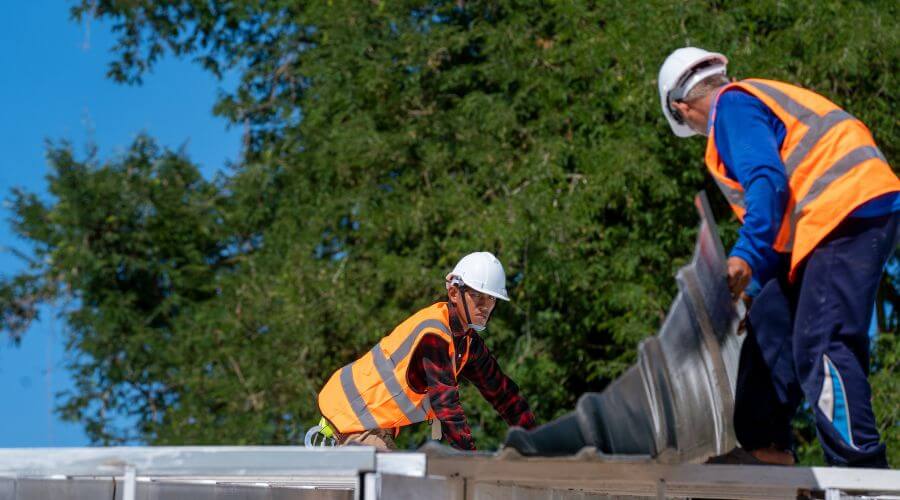 Professional residential roofers in Covert, MI